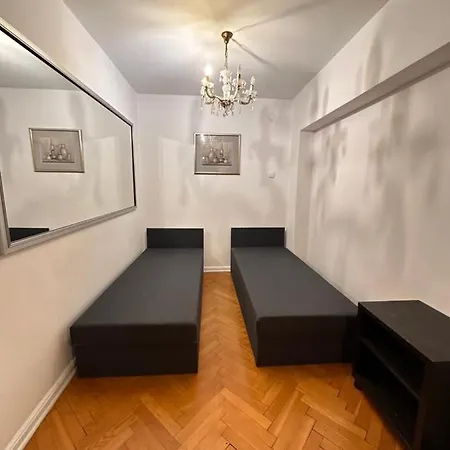 Daire Charm Nowiniarska Varşova
